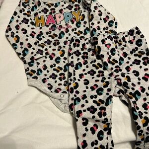 Carter’s baby girl long sleeve Polka Dot grey W/pants Set Preowned 12 Months